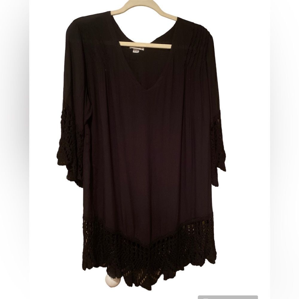 Baik Baik Honolulu Black Crocheted Swim Coverup Beach Wear Vacation Coverup